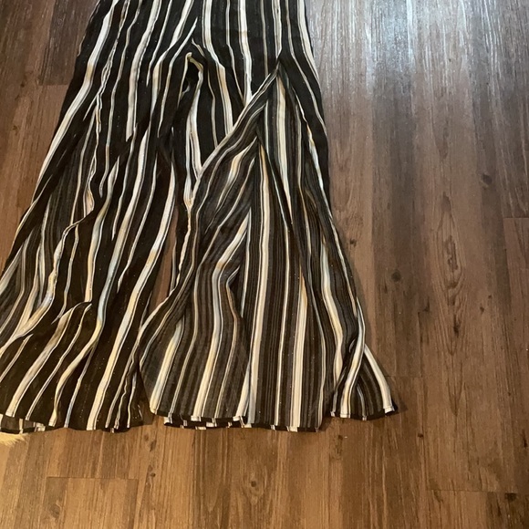 Slit Leg Flared Palazzo Pants - Picture 4 of 4